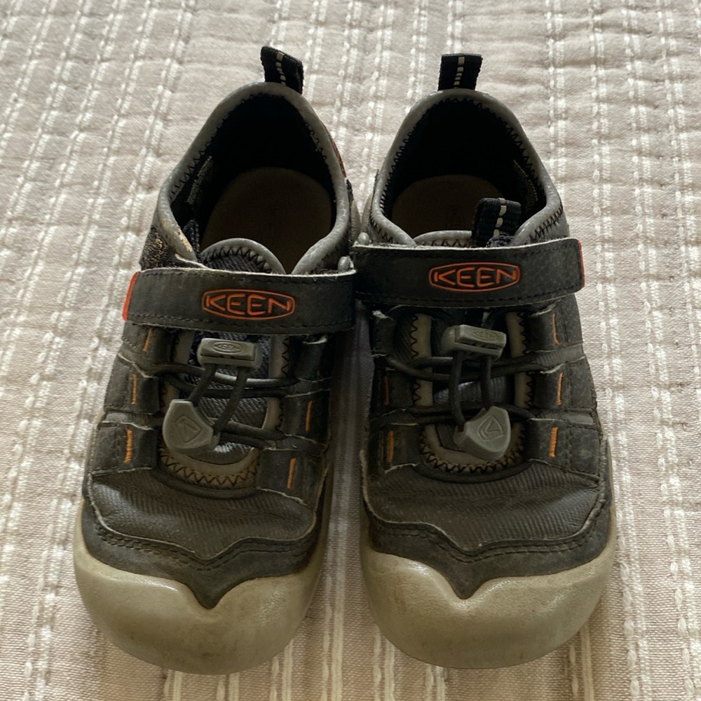 Keen  size 10 shoe little kid